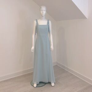 SAMPLE SALE NWT DESSY SIZE 8 MorningSky soft aqua Lux chiffon.Pristine condition